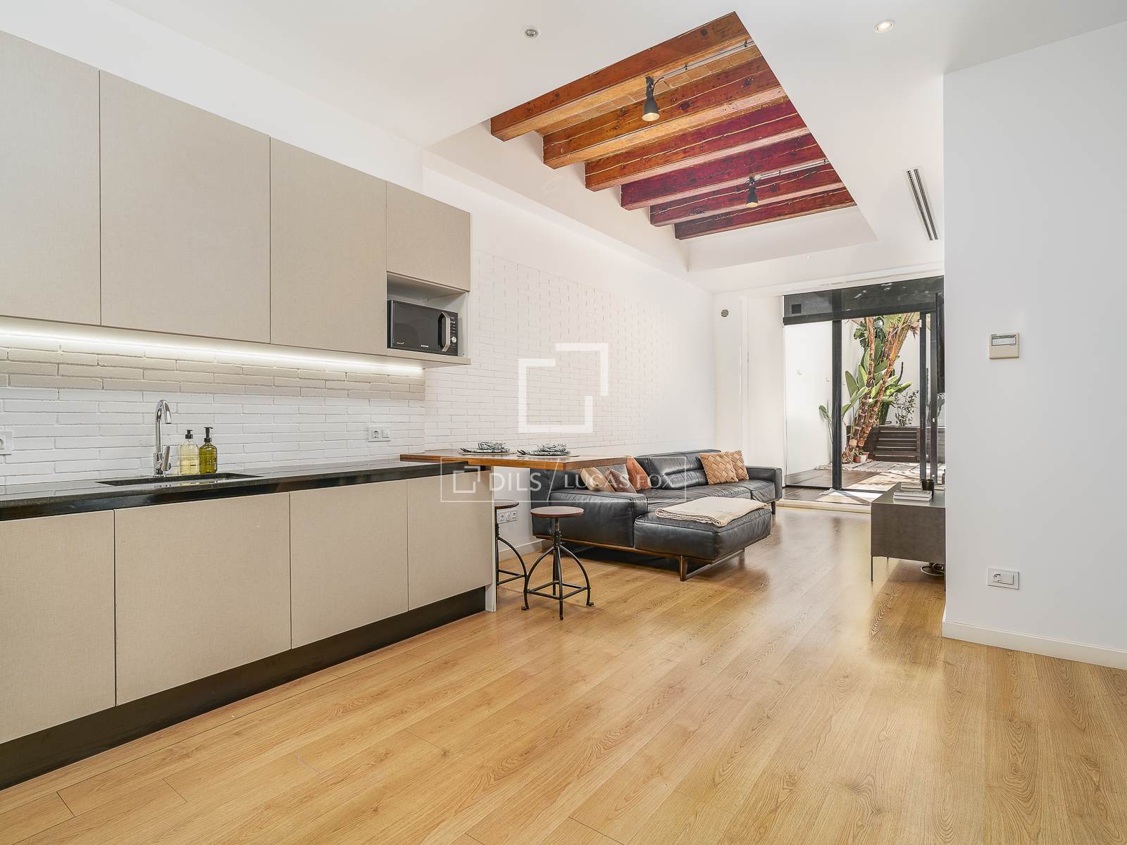 Apartment in Barcelona, Spain 2 bedrooms, 112 sq.m. No. 192567