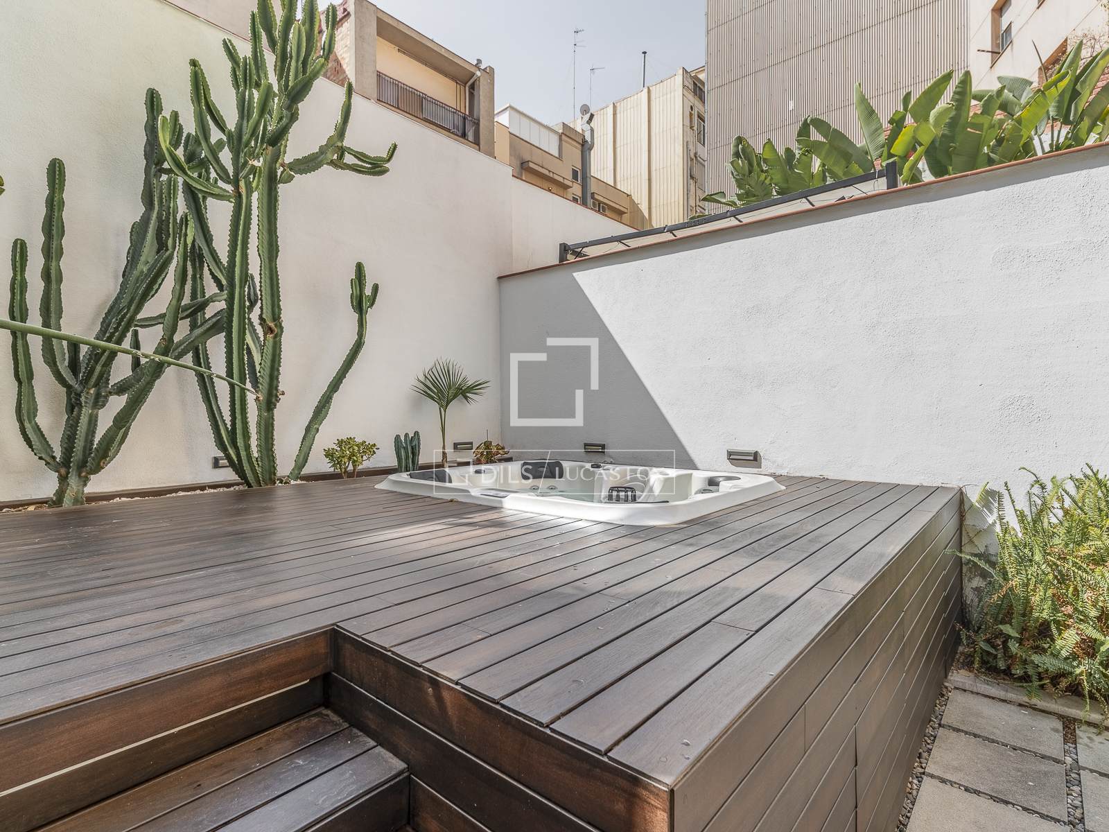 Apartment in Barcelona, Spain 2 bedrooms, 112 sq.m. No. 192567