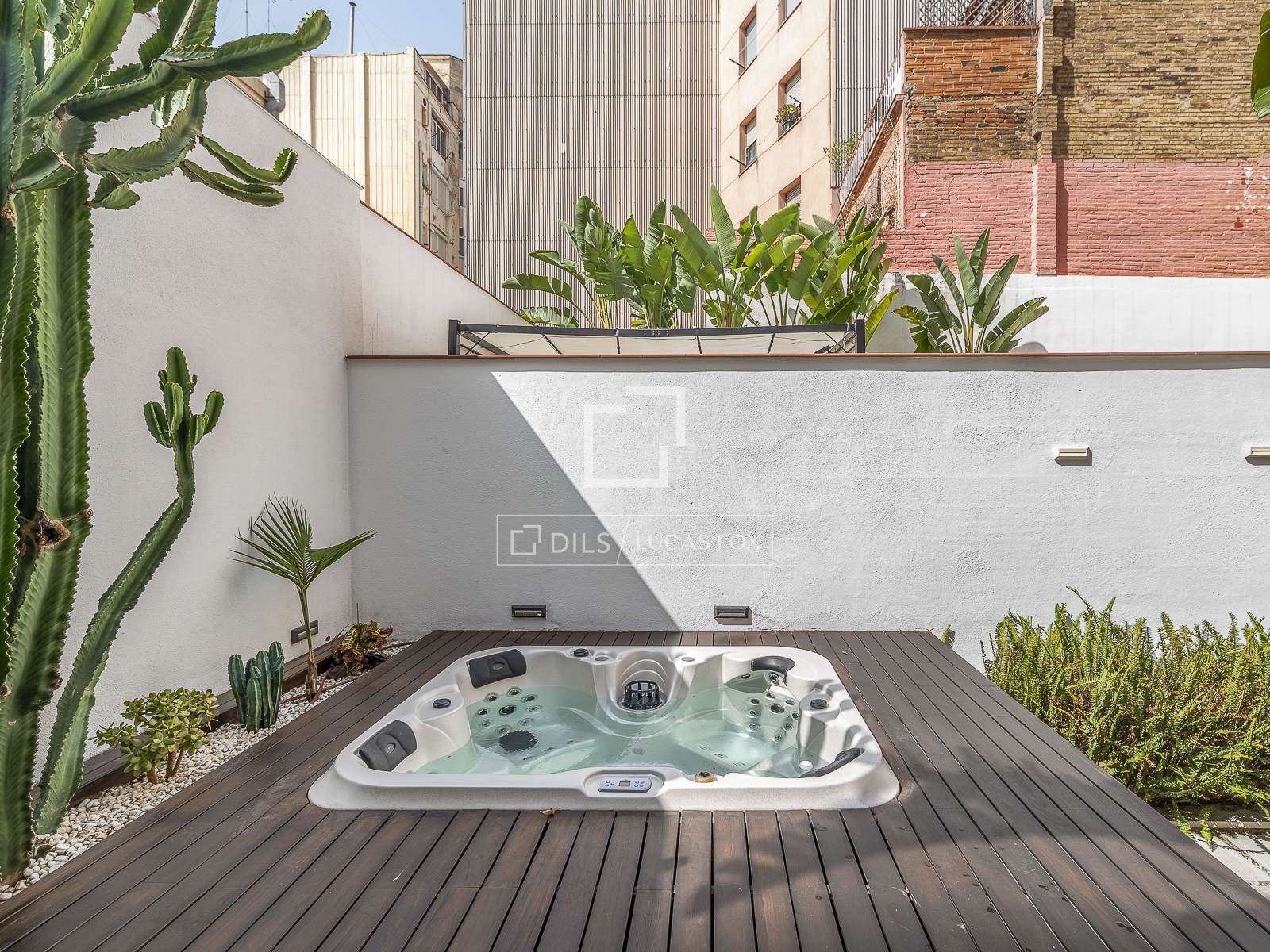 Apartment in Barcelona, Spain 2 bedrooms, 112 sq.m. No. 192567