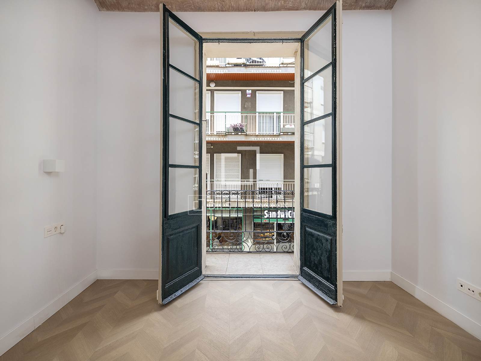 Apartment in Barcelona, Spain 2 bedrooms, 78 sq.m. No. 192571
