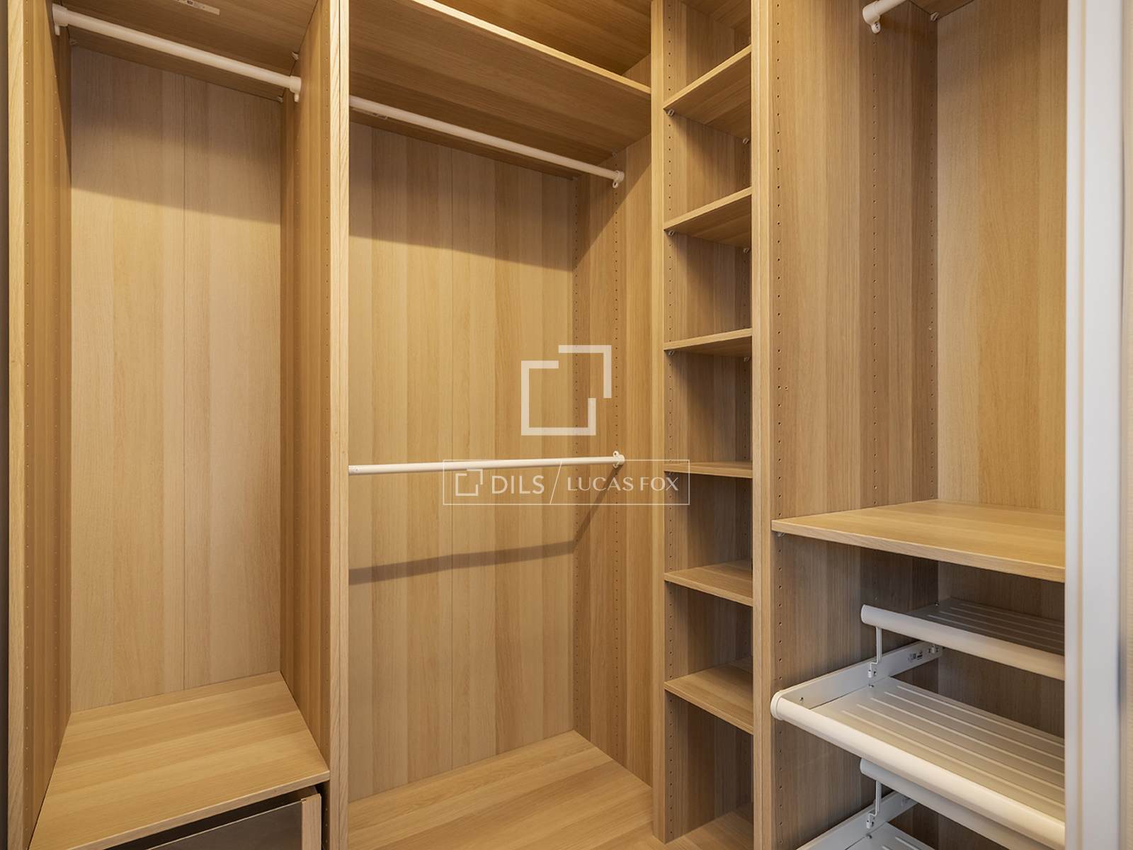Apartment in Barcelona, Spain 2 bedrooms, 78 sq.m. No. 192571
