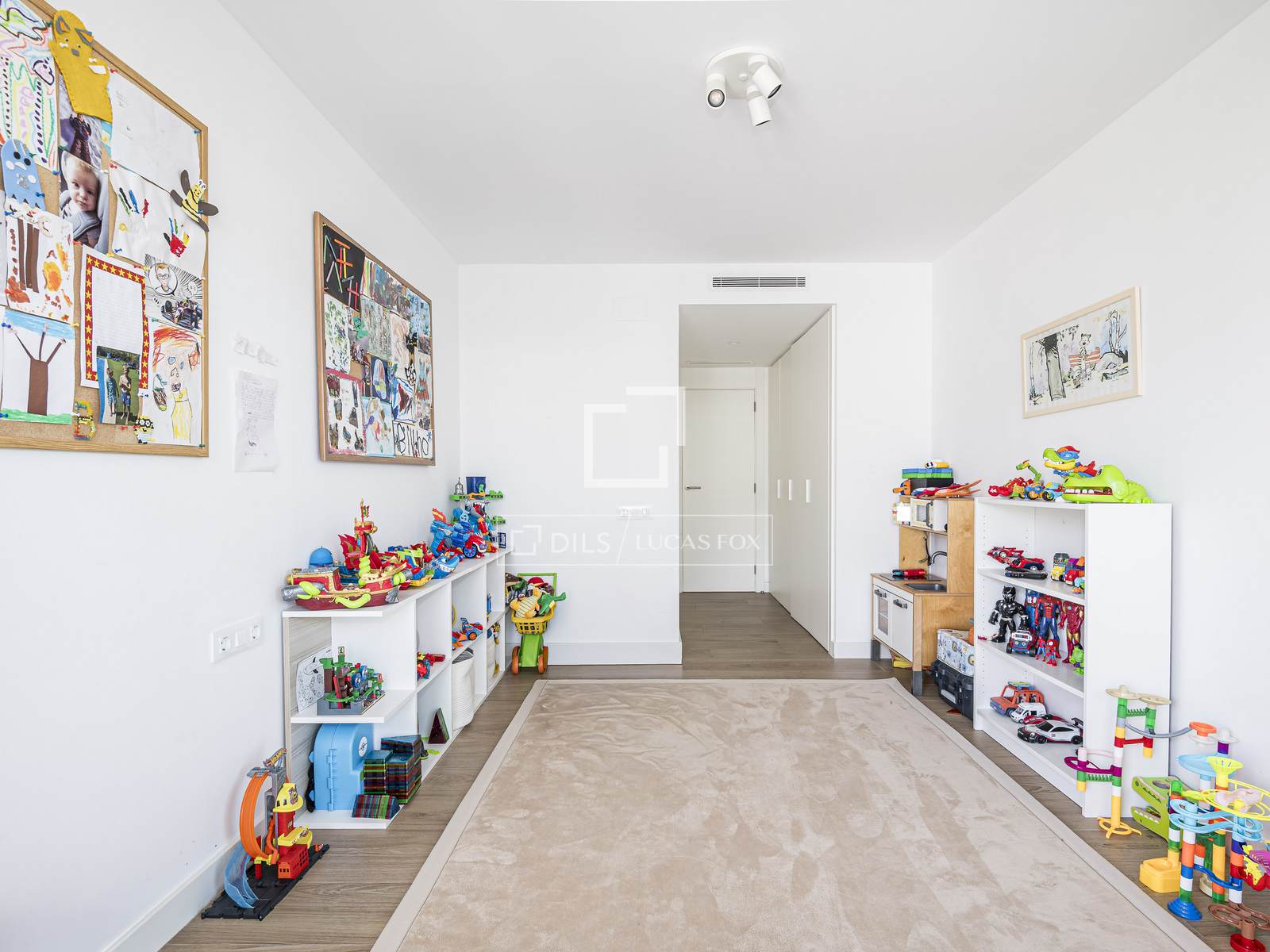Apartment in Sant Cugat Del Valles, Barcelona, Spain 5 bedrooms, 235 sq.m. No. 192572