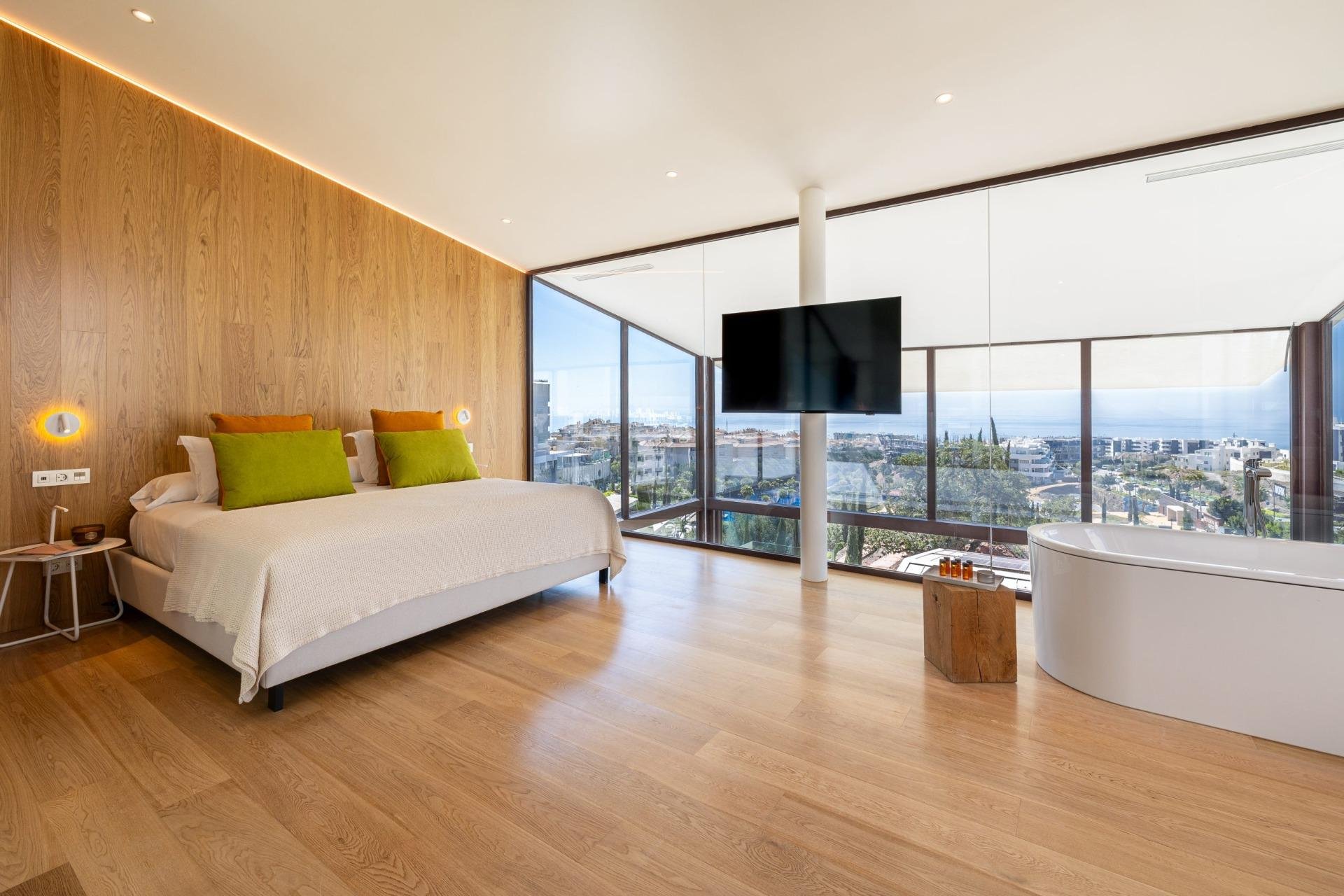 Kaupunkipientalo Fuengirola, Malaga, Espanja 4 makuuhuonetta, 400 m2 No. 169655