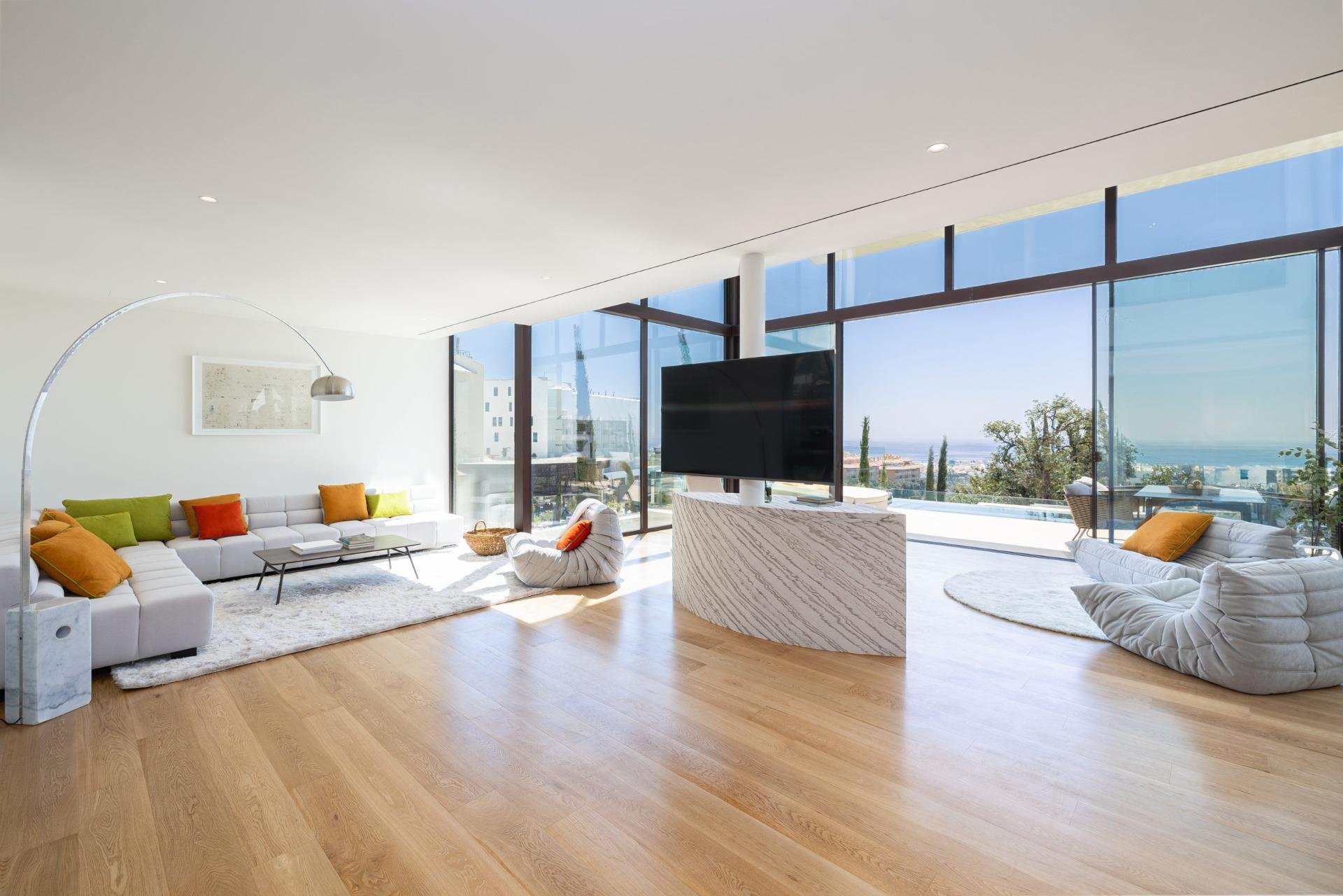 Kaupunkipientalo Fuengirola, Malaga, Espanja 4 makuuhuonetta, 400 m2 No. 169655