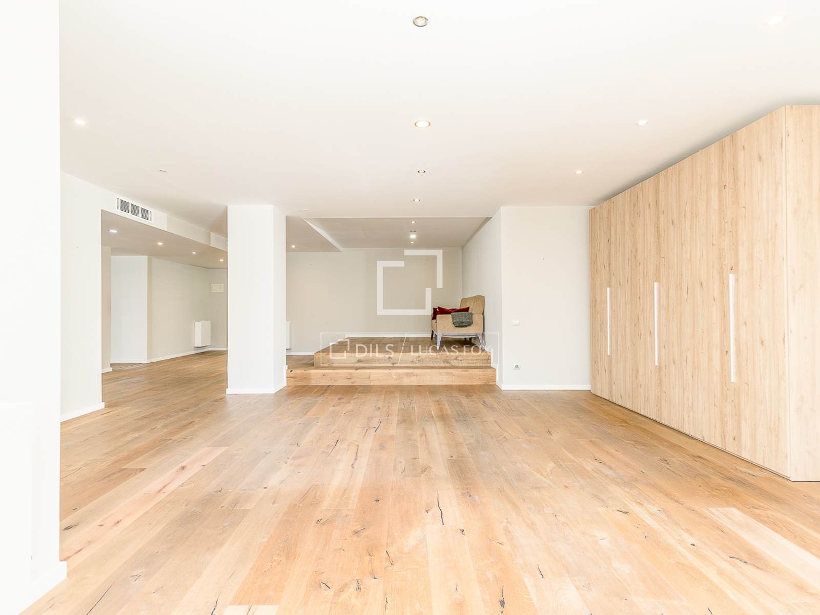 Apartment à Barcelona, Espagne 3 chambres, 195 m2 No. 192698
