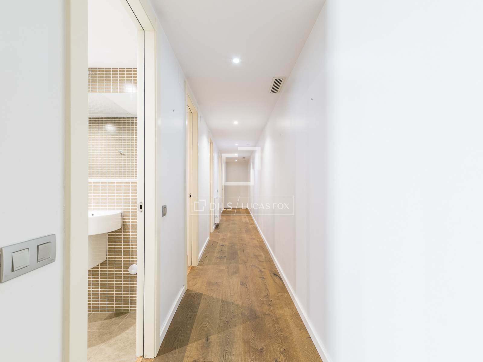 Apartment à Barcelona, Espagne 3 chambres, 195 m2 No. 192698