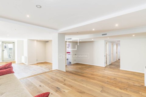 Dzīvoklis Barcelona, Spānijā 3 istabas, 195 m2 Nr. 192698