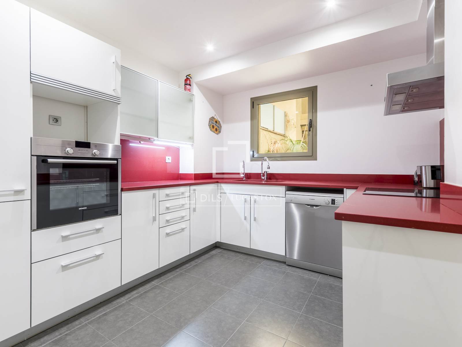 Apartment à Barcelona, Espagne 3 chambres, 195 m2 No. 192698