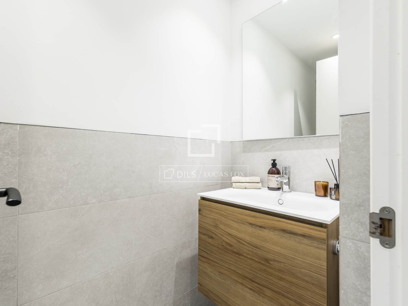 Wohnung in Barcelona, Spanien 4 Schlafzimmer, 100 m2 Nr. 192695