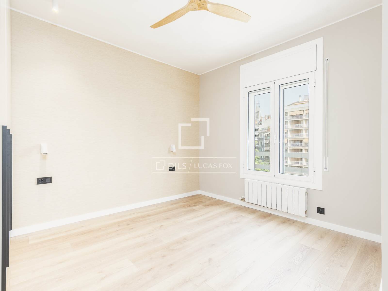 Wohnung in Barcelona, Spanien 4 Schlafzimmer, 100 m2 Nr. 192695