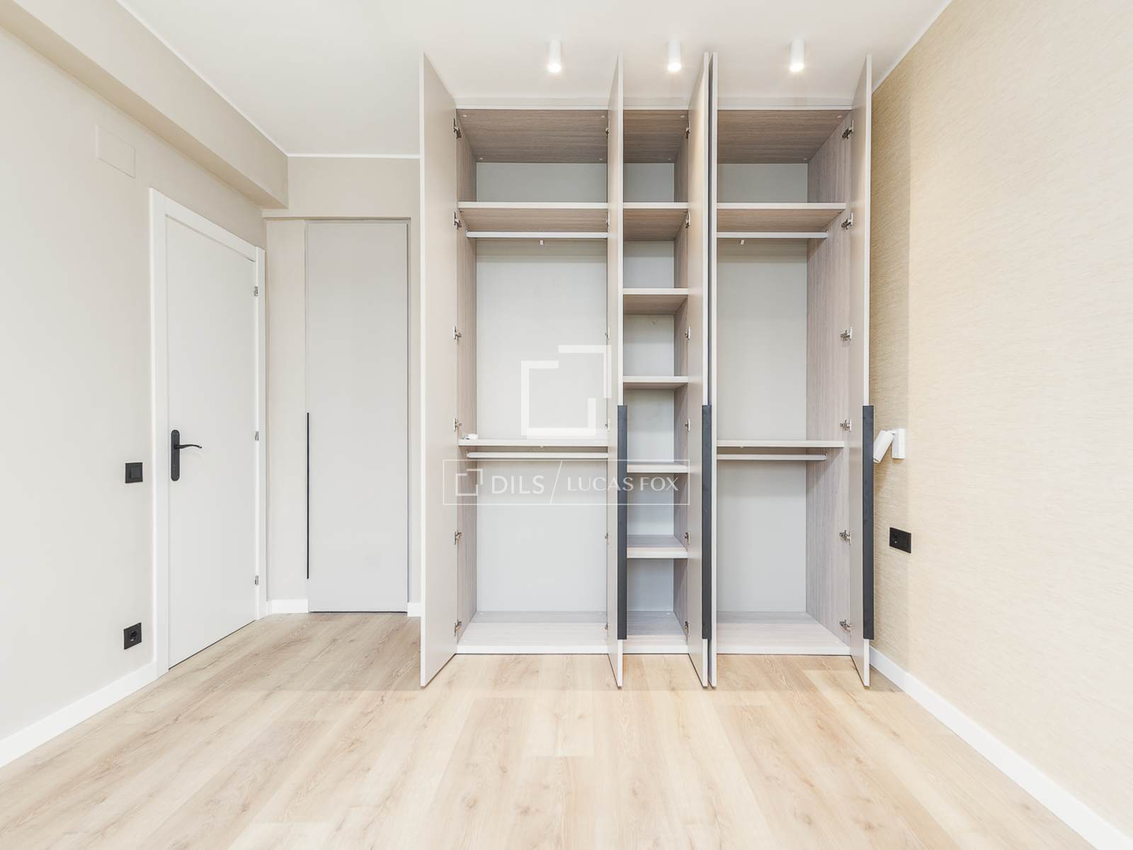 Wohnung in Barcelona, Spanien 4 Schlafzimmer, 100 m2 Nr. 192695