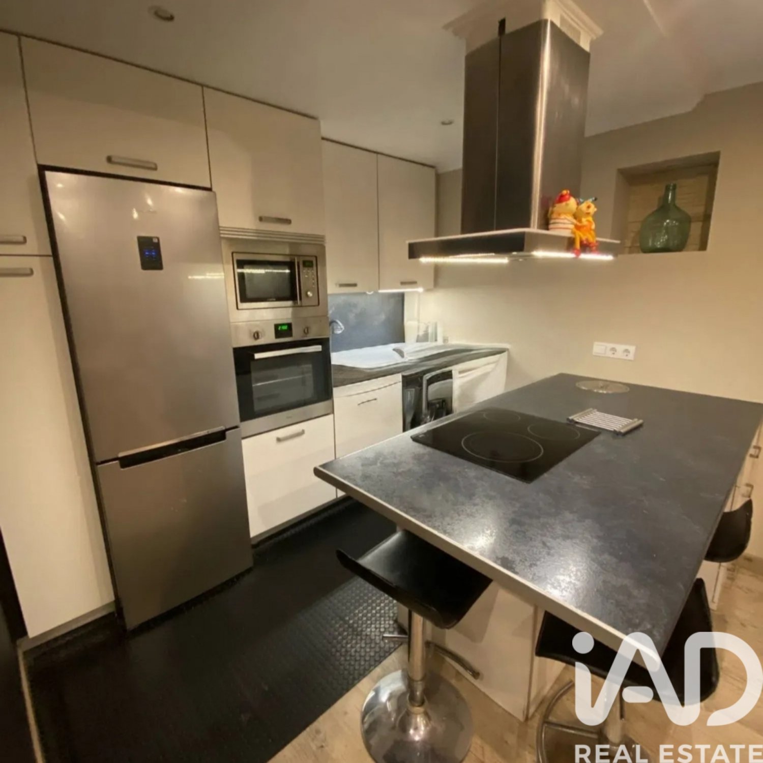 Apartment in Donostia-San Sebastian, Gipuzkoa, Spain 2 bedrooms, 65 sq.m. No. 188444
