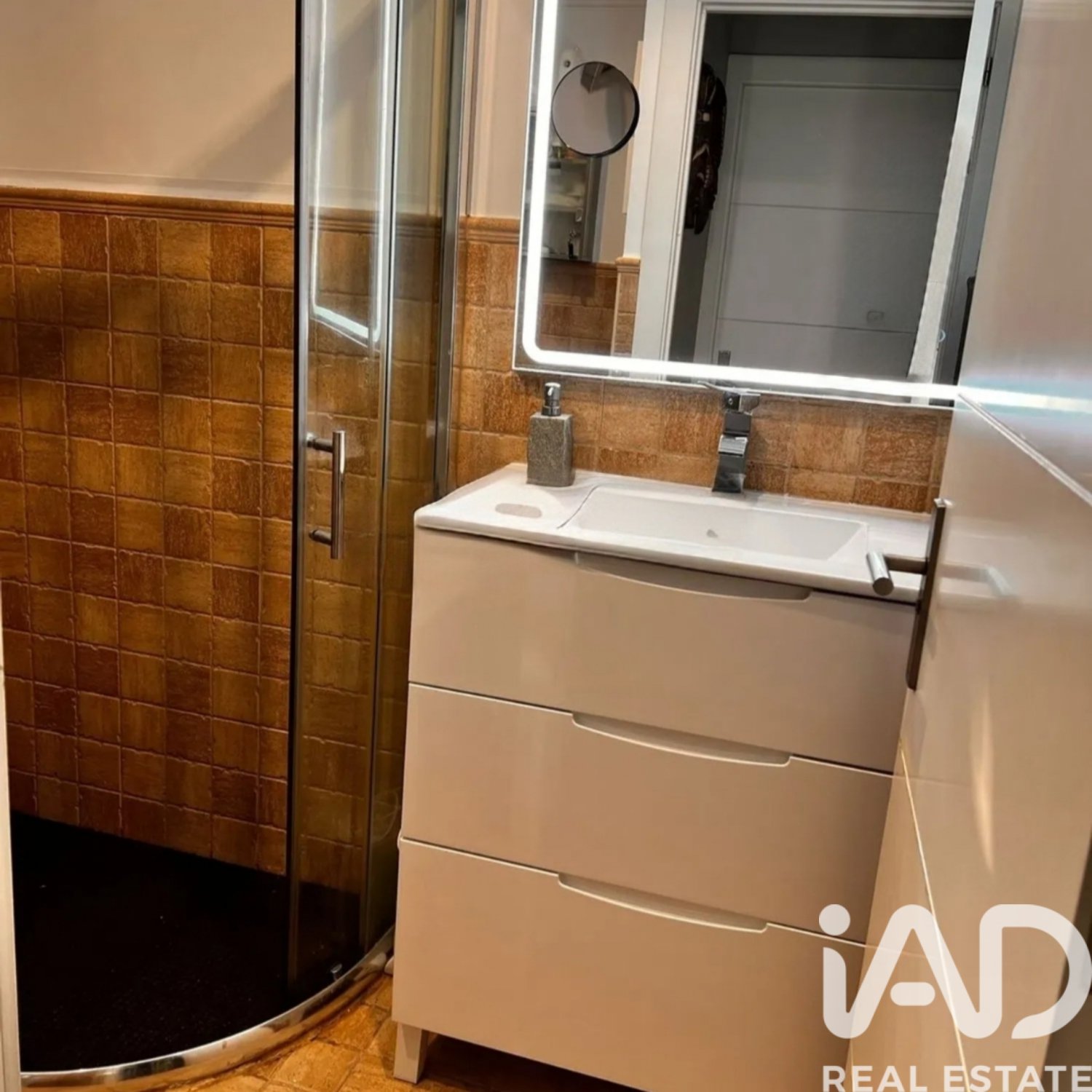 Apartment in Donostia-San Sebastian, Gipuzkoa, Spain 2 bedrooms, 65 sq.m. No. 188444