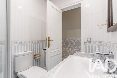 Talo Madrid, Espanja 5 makuuhuonetta, 455 m2 No. 188442