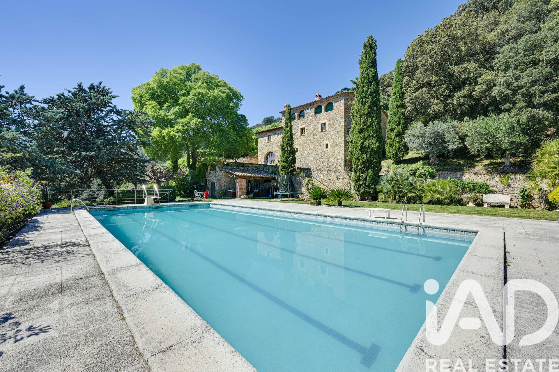 Hus i Amer, Girona, Spanien 6 sovrum, 720 kvm. Nr. 172538