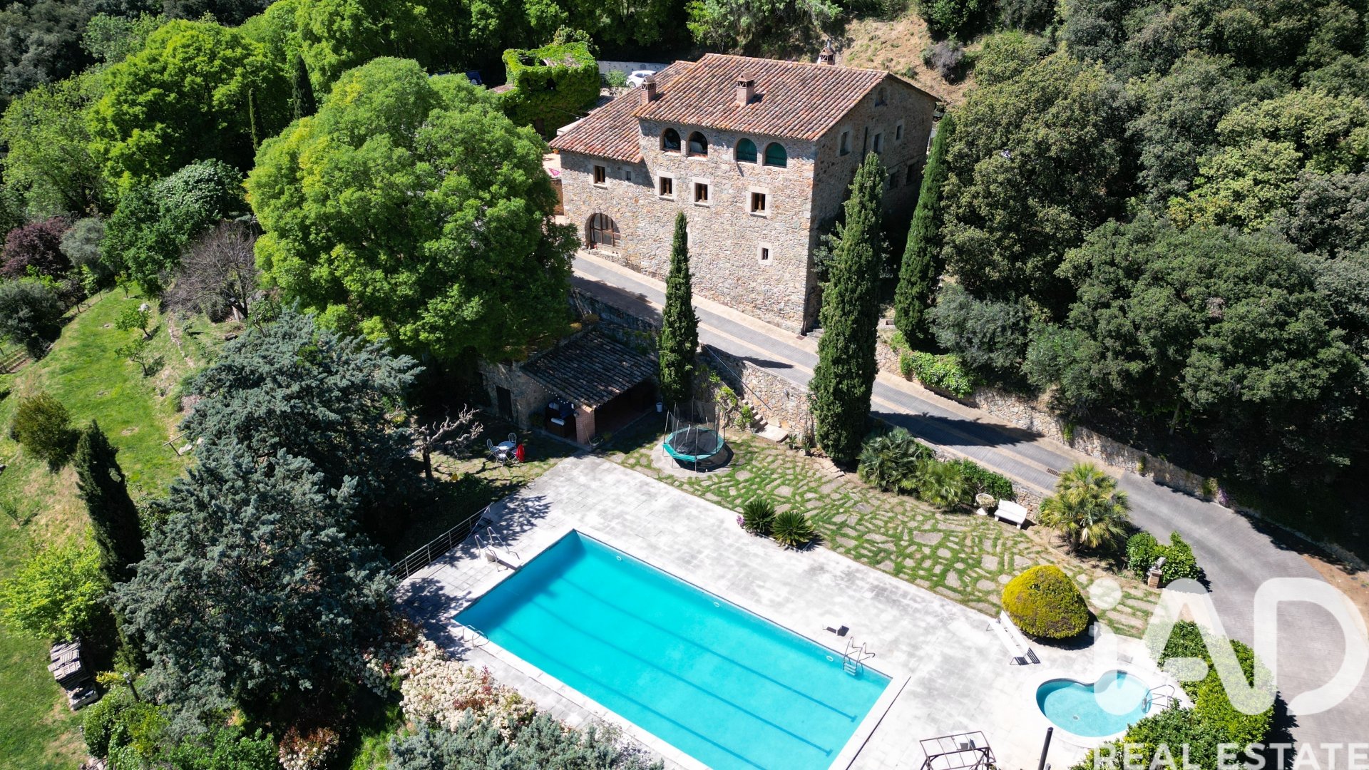 Hus i Amer, Girona, Spanien 6 sovrum, 720 kvm. Nr. 172538