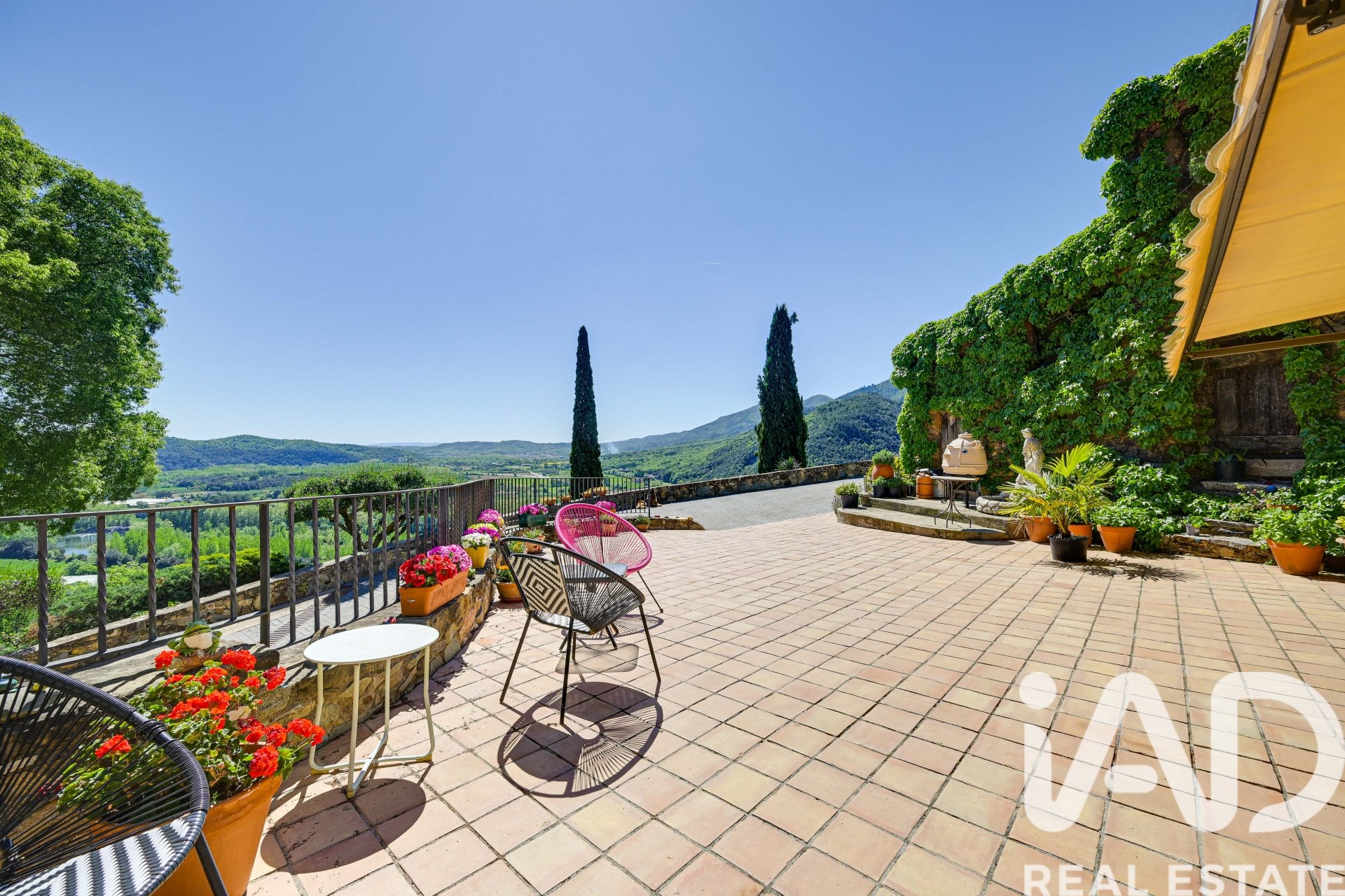 Hus i Amer, Girona, Spanien 6 sovrum, 720 kvm. Nr. 172538