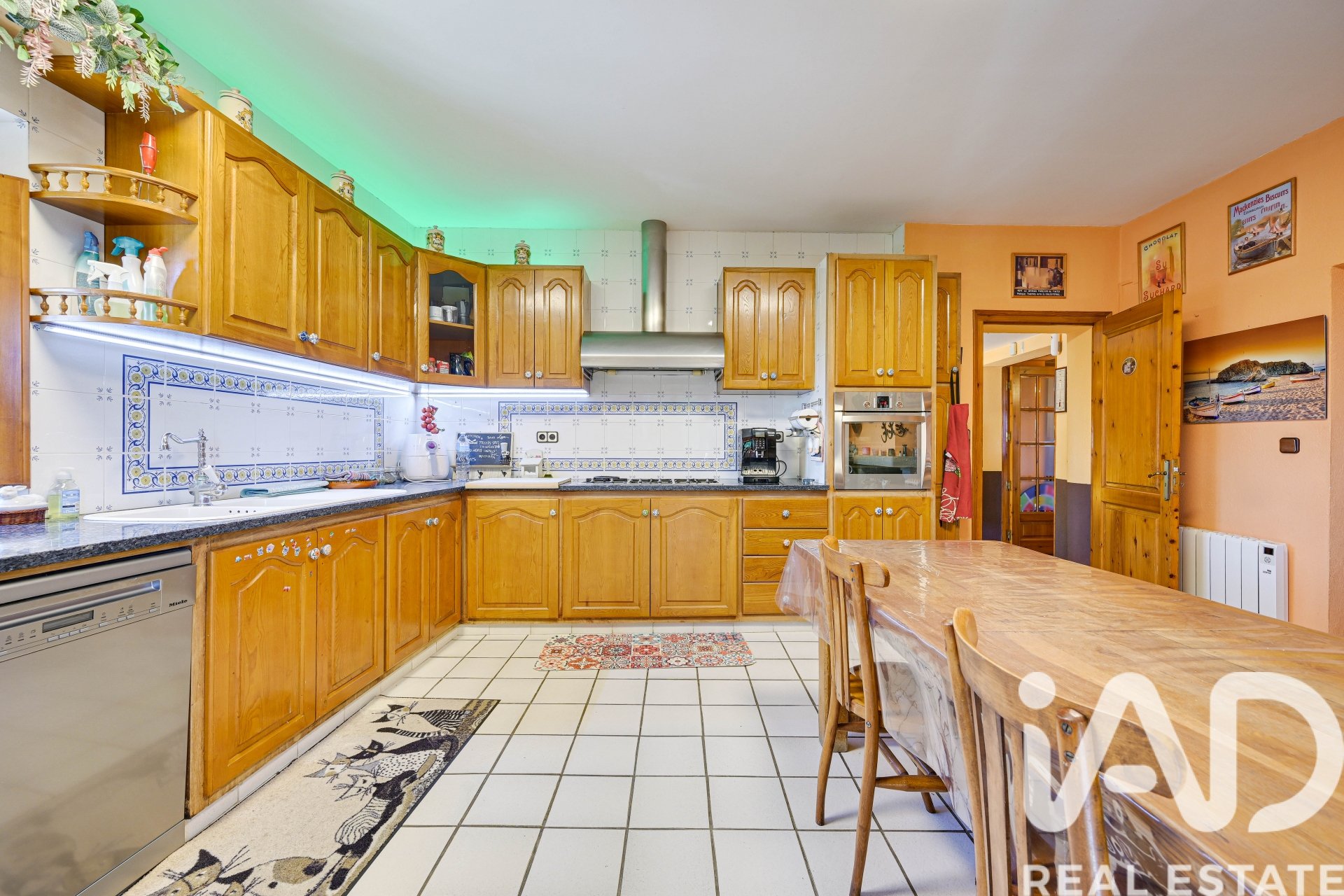 Hus i Amer, Girona, Spanien 6 sovrum, 720 kvm. Nr. 172538