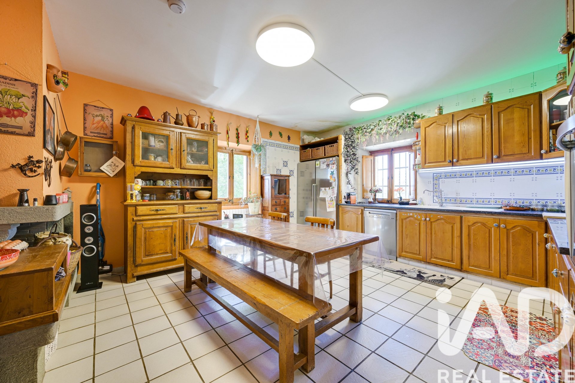Hus i Amer, Girona, Spanien 6 sovrum, 720 kvm. Nr. 172538