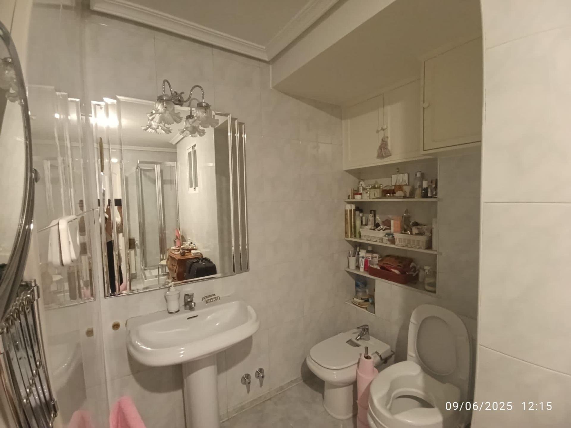 Huoneisto Madrid, Espanja 2 makuuhuonetta, 133 m2 No. 177550