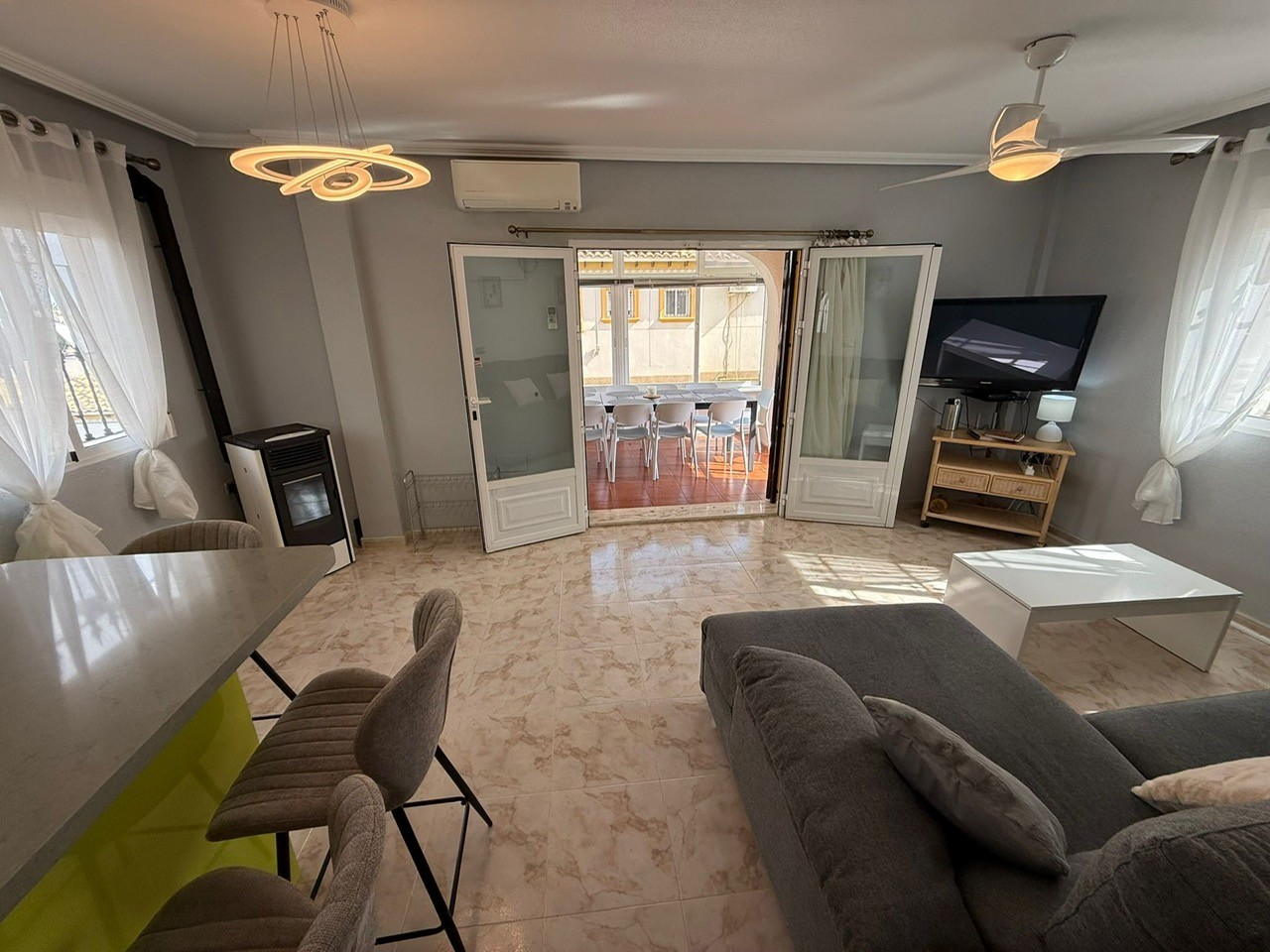 Villa i Alicante, Spanien 5 sovrum, 231 kvm. Nr. 194596