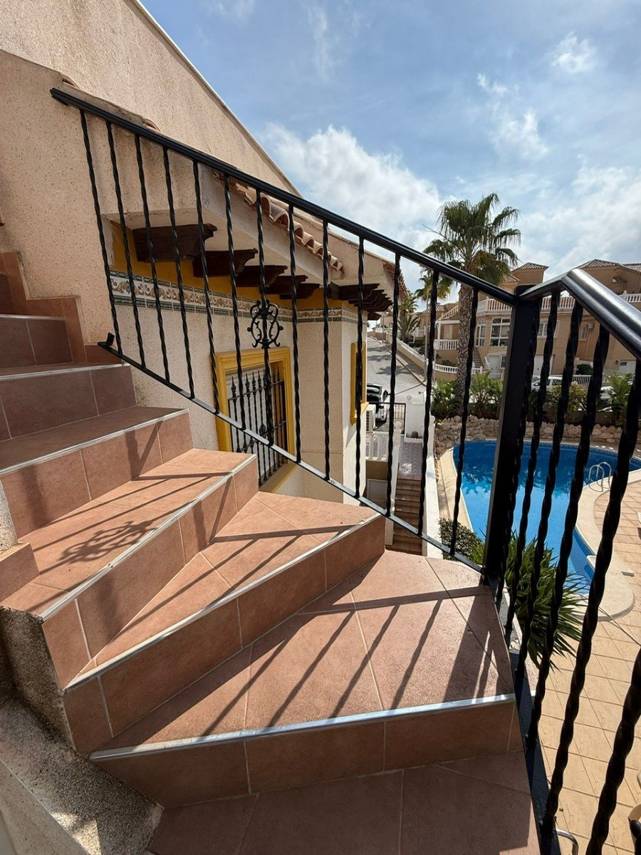 Villa i Alicante, Spanien 5 sovrum, 231 kvm. Nr. 194596