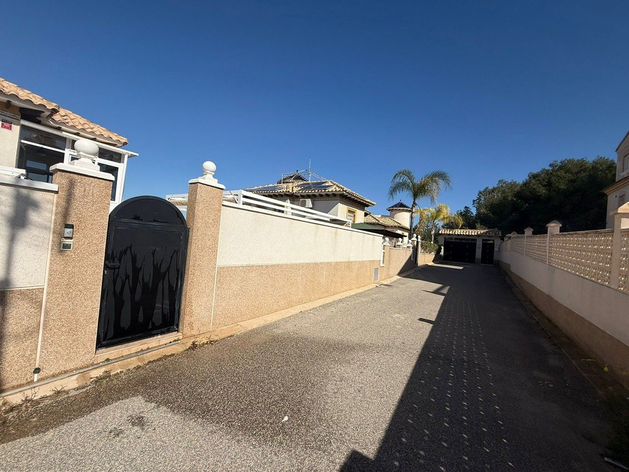 Villa i Alicante, Spanien 5 sovrum, 231 kvm. Nr. 194596
