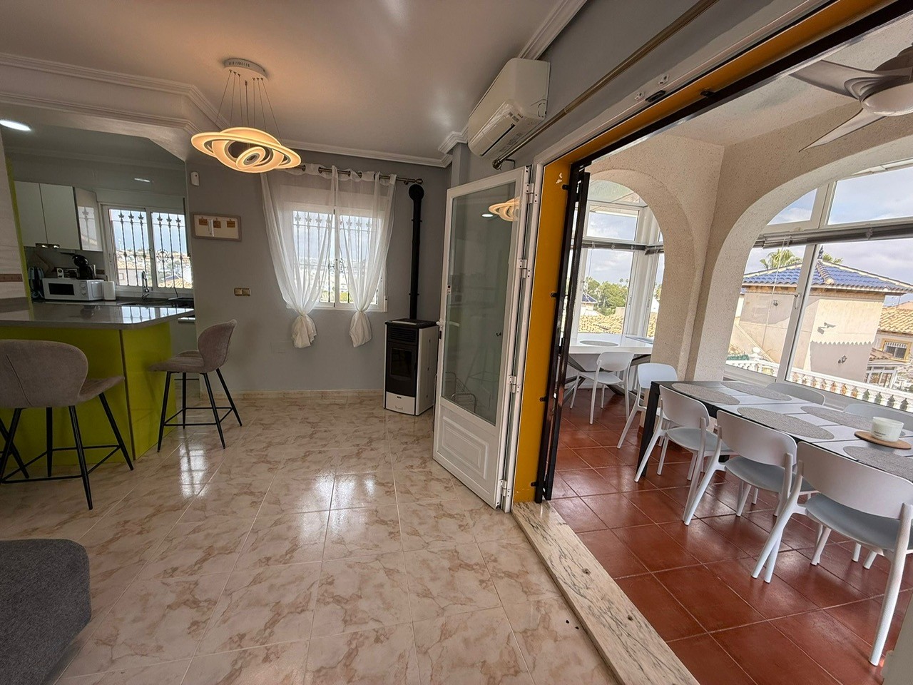 Villa i Alicante, Spanien 5 sovrum, 231 kvm. Nr. 194596