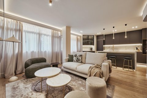 Apartament w Madrid, Hiszpania 3 sypialnie, 123 mkw. nr 180168