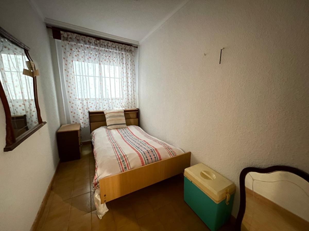 Duplex à Guardamar del Segura, Alicante, Espagne 3 chambres, 77 m2 No. 100565