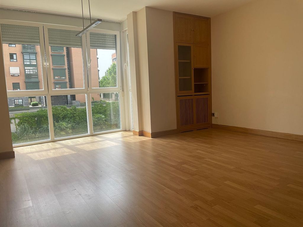 Apartamento en Madrid, España 3 dormitorios, 128 m2 No. 60159