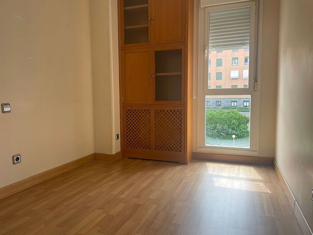 Apartamento en Madrid, España 3 dormitorios, 128 m2 No. 60159