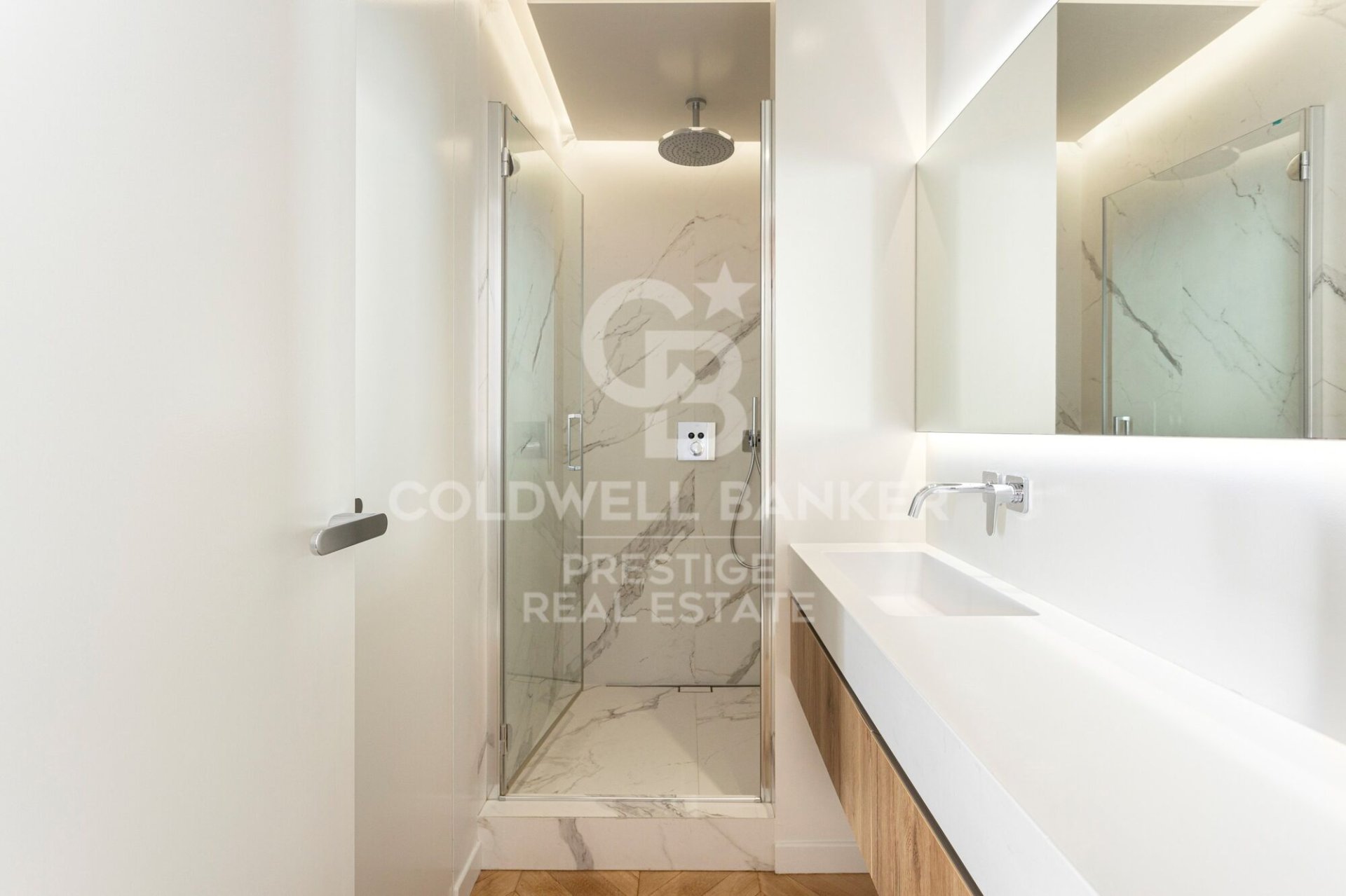 Apartamento en Barcelona, España 3 dormitorios, 183 m2 No. 160472