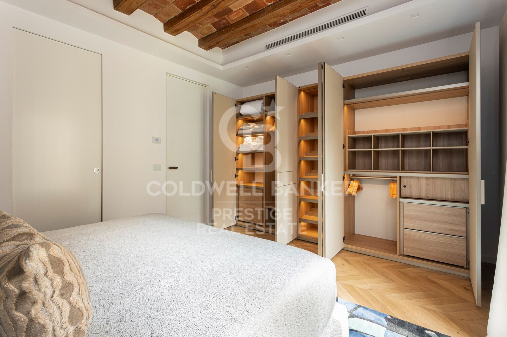 Apartamento en Barcelona, España 3 dormitorios, 183 m2 No. 160472