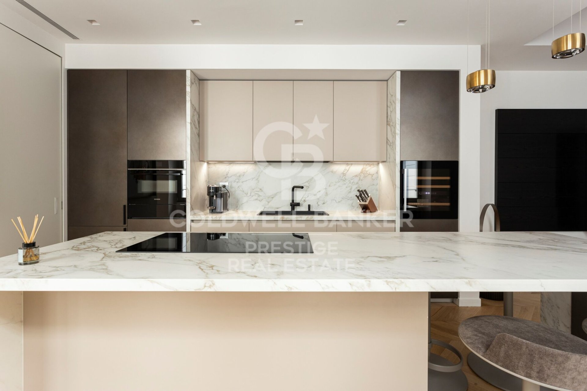 Apartamento en Barcelona, España 3 dormitorios, 183 m2 No. 160472
