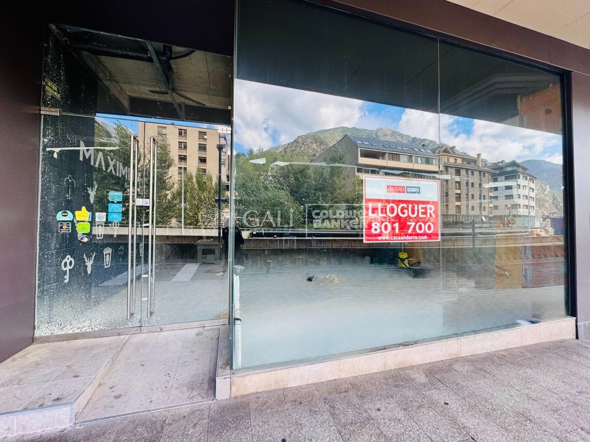 Propiedad comercial en Principado De Andorra (Ninguna Poblacion Tiene C.P.), Lérida, España 395 m2 No. 160469