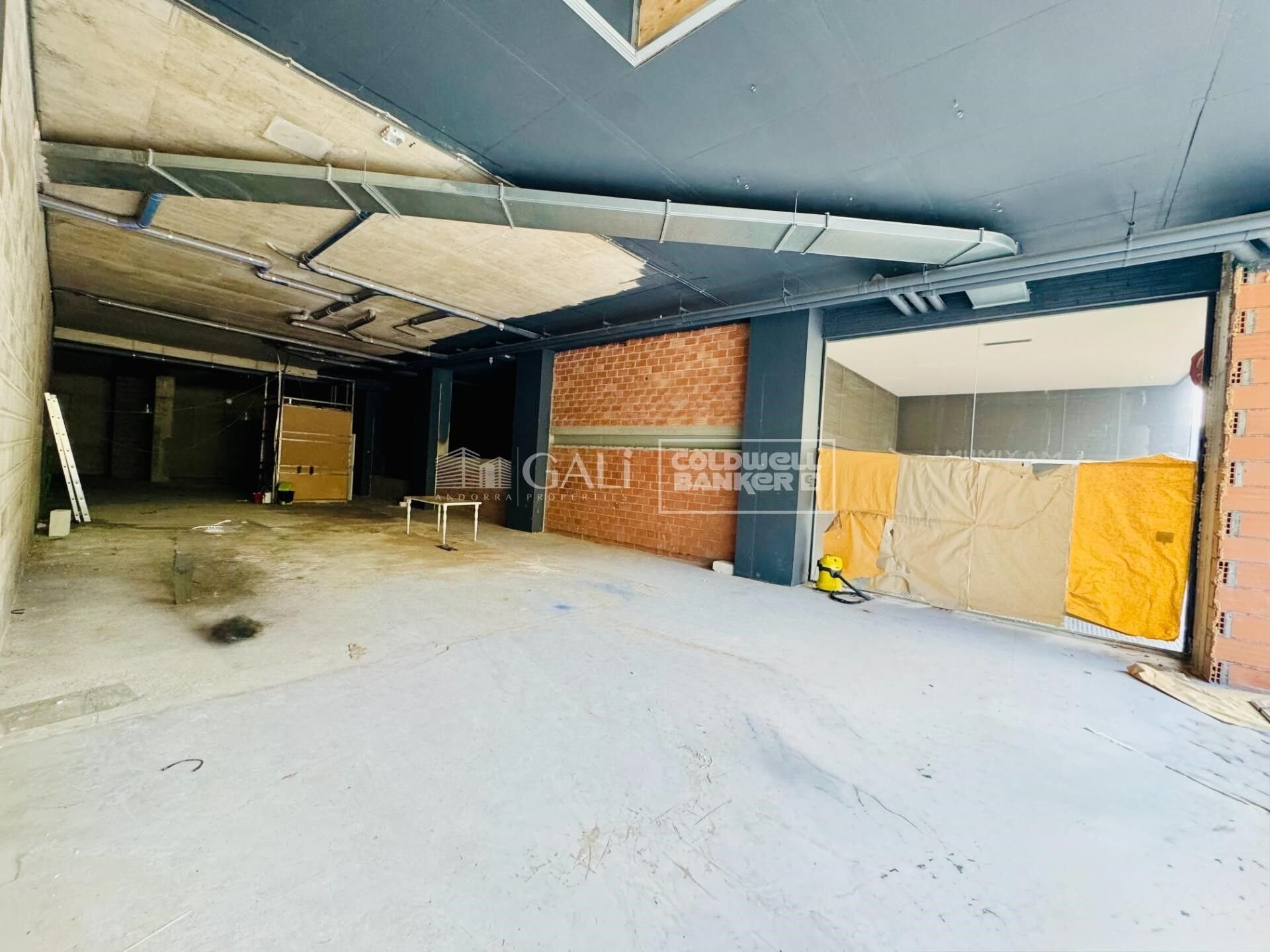 Propiedad comercial en Principado De Andorra (Ninguna Poblacion Tiene C.P.), Lérida, España 395 m2 No. 160469