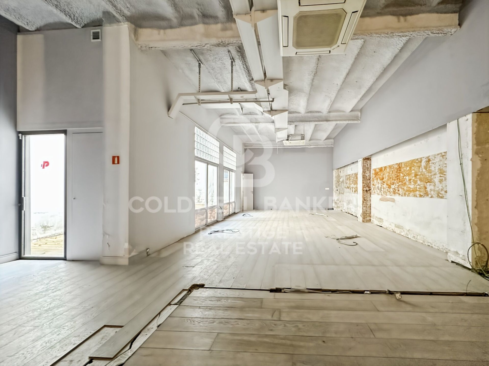 Commercial property à Barcelona, Espagne 556 m2 No. 160468