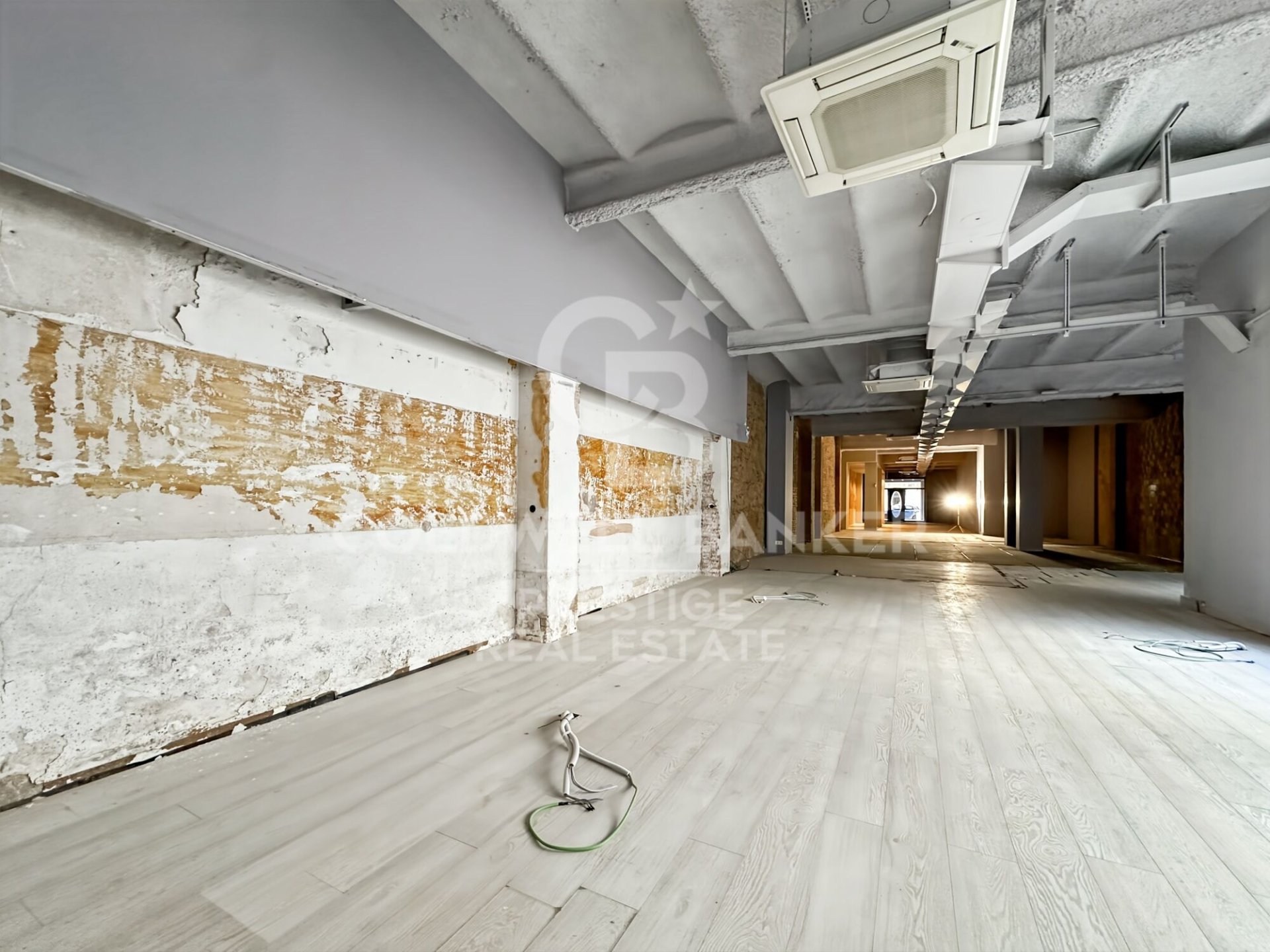 Commercial property à Barcelona, Espagne 556 m2 No. 160468