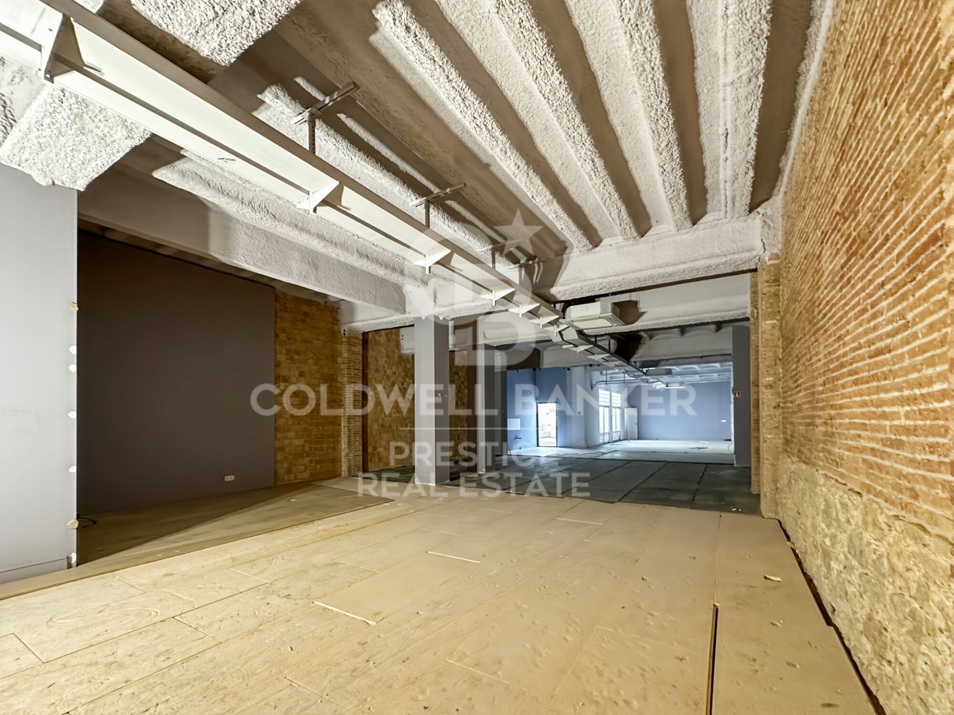 Commercial property à Barcelona, Espagne 556 m2 No. 160468