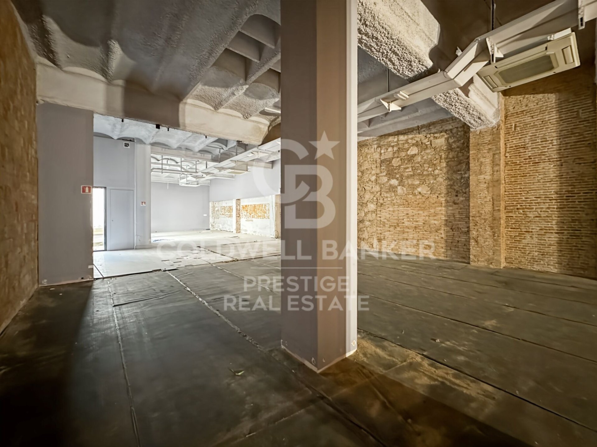 Commercial property à Barcelona, Espagne 556 m2 No. 160468