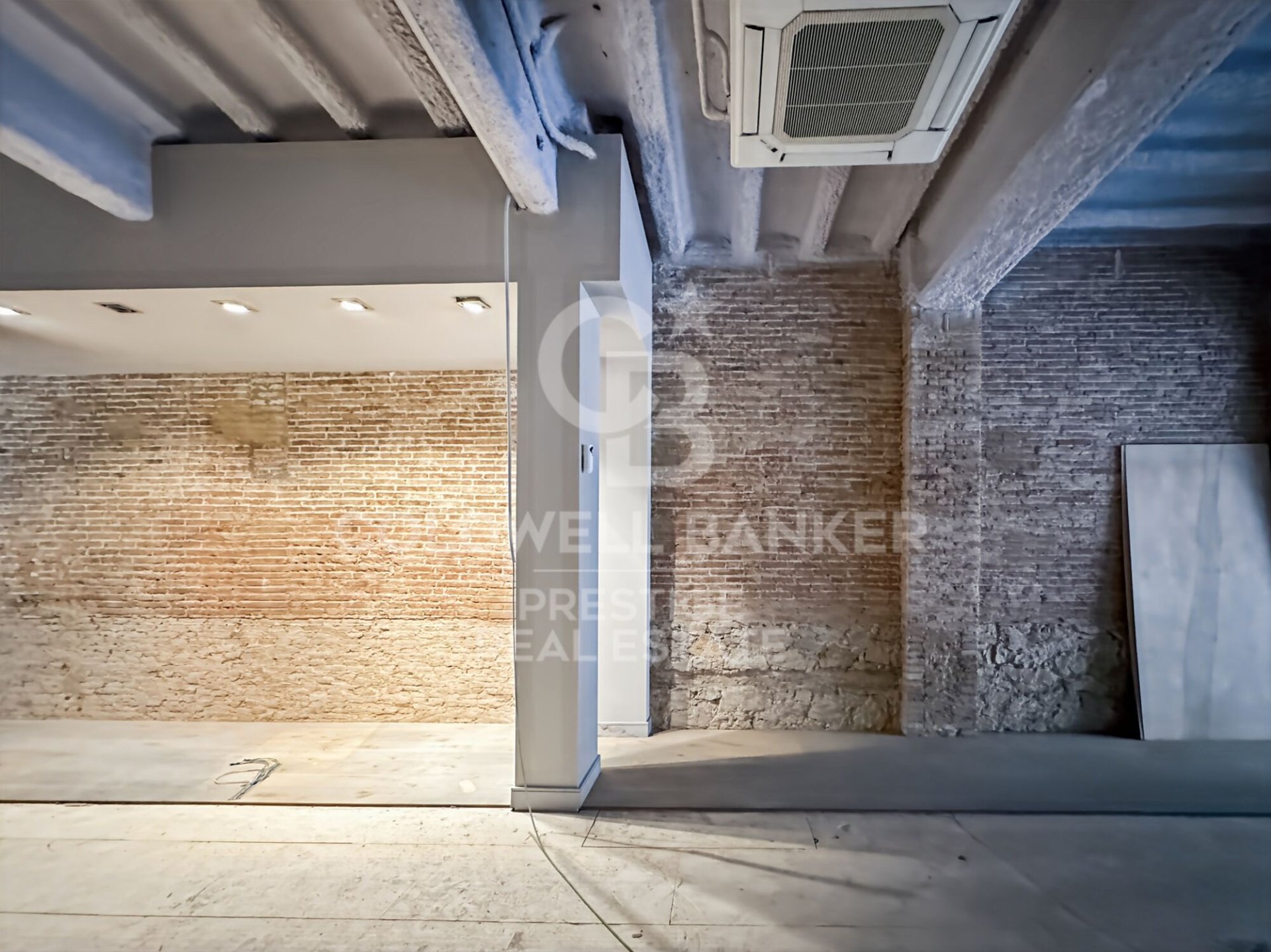 Commercial property à Barcelona, Espagne 556 m2 No. 160468