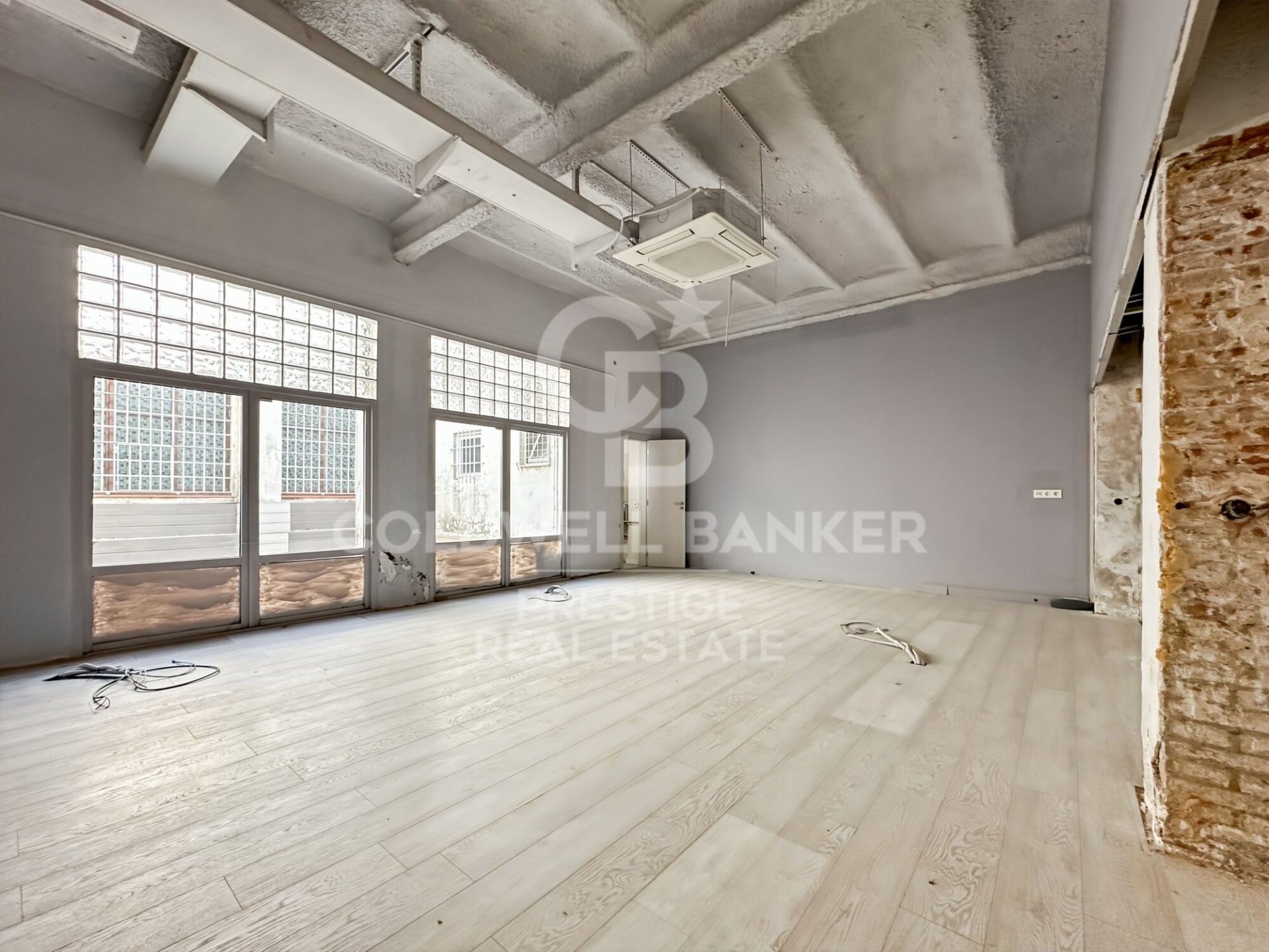 Commercial property à Barcelona, Espagne 556 m2 No. 160468