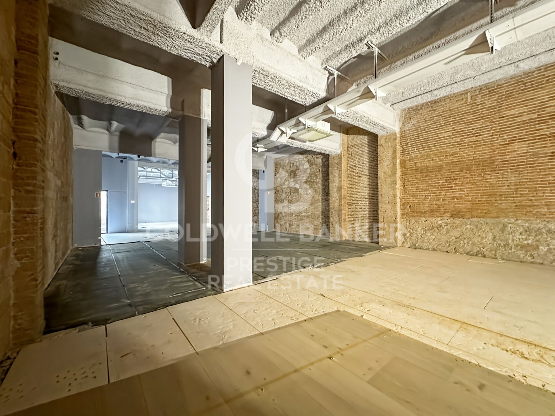 Commercial property à Barcelona, Espagne 556 m2 No. 160468