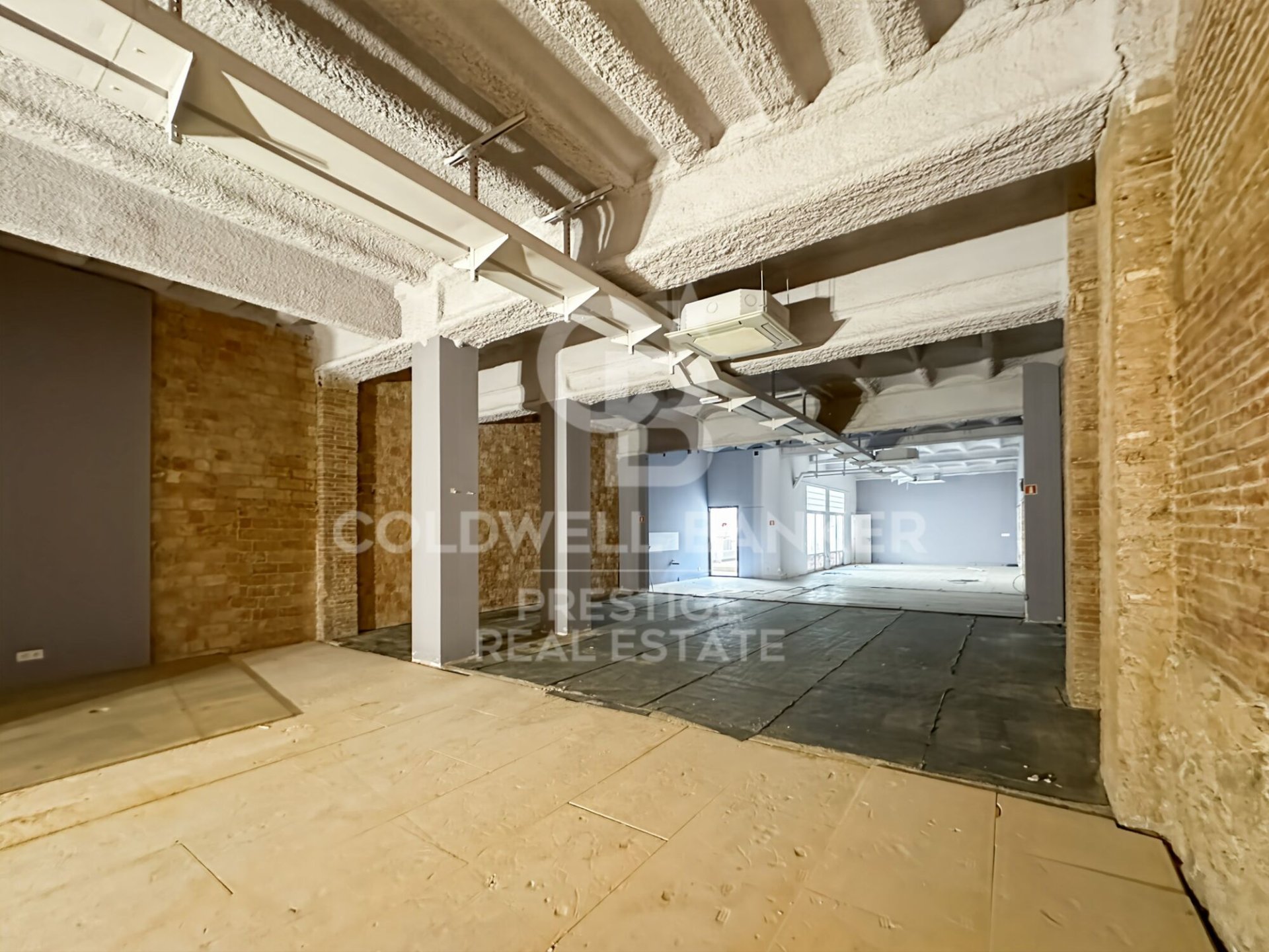 Commercial property à Barcelona, Espagne 556 m2 No. 160468