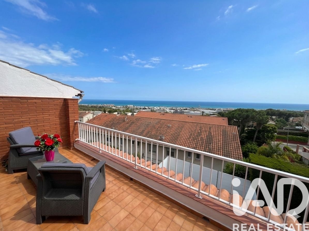 Townhouse in Vilassar de Dalt, Barcelona, Spain 4 bedrooms, 228 sq.m. No. 188283