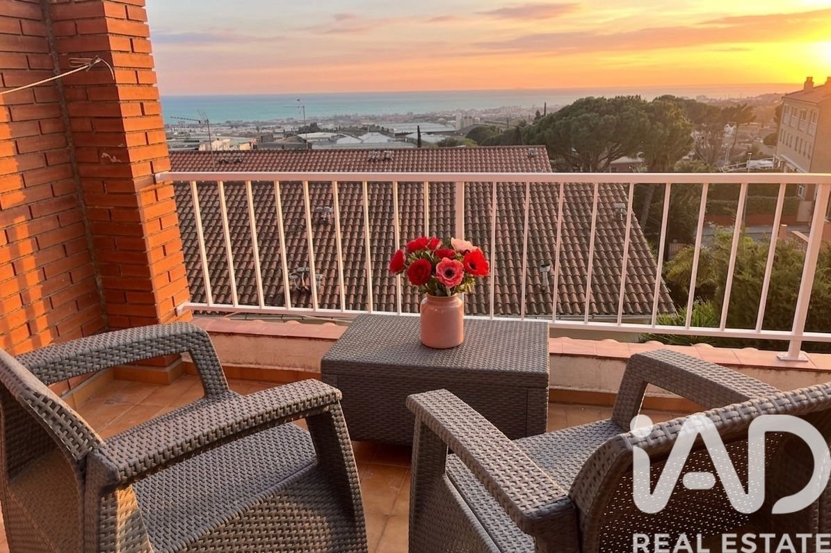 Townhouse in Vilassar de Dalt, Barcelona, Spain 4 bedrooms, 228 sq.m. No. 188283