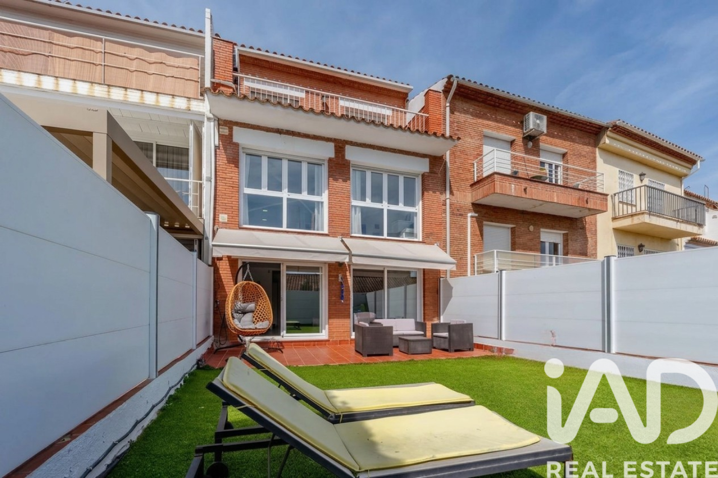 Townhouse in Vilassar de Dalt, Barcelona, Spain 4 bedrooms, 228 sq.m. No. 188283