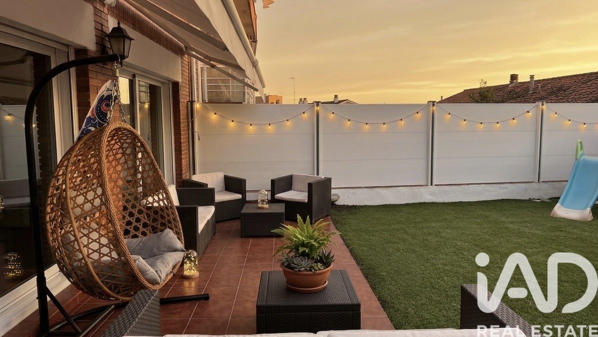 Townhouse in Vilassar de Dalt, Barcelona, Spain 4 bedrooms, 228 sq.m. No. 188283