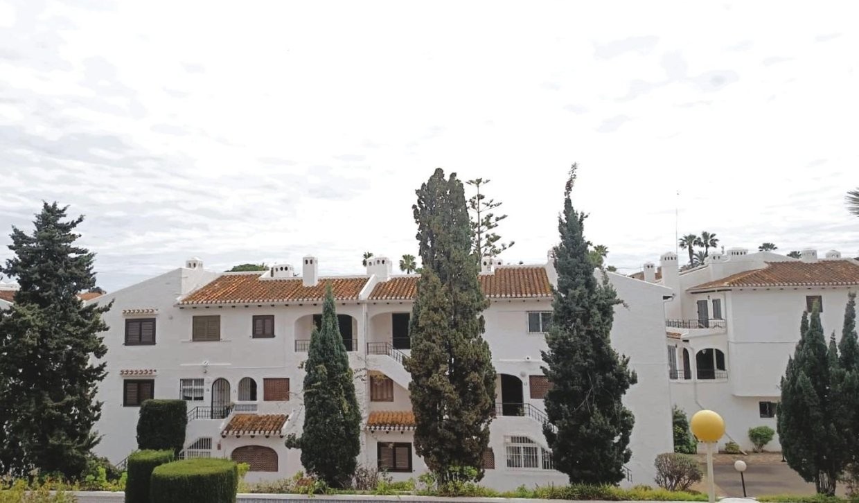 Tvåvåningslägenhet i Cabo Roig, Alicante, Spanien 4 sovrum, 100 kvm. Nr. 196343